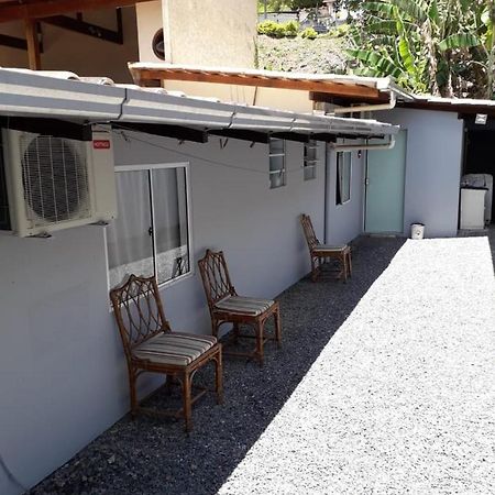 Apartament Pouse Bem Blumenau Zewnętrze zdjęcie